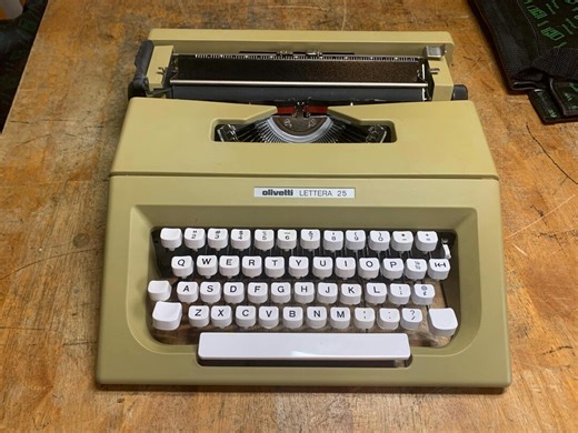 1977 Olivetti Lettera 25 Typewriter - Etsy