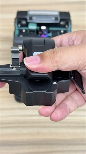 Signal Fire Technology Co., Ltd.the best fiber cleaver S12 One-Step cleaver