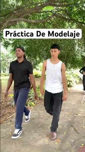 Como Modelar #modelo #modelaje #modelar #shortsvideo #youtubeshortsvideo #runwaymodel