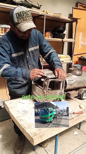 Avance de pintura en camiones de Arica, Chile