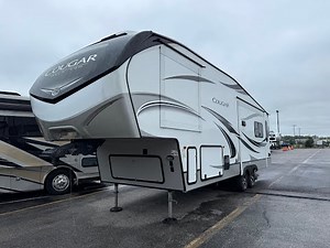 2022 Keystone RV Cougar Half-Ton 27SGS Three Slide Fifth Wheel at Bullyan RV