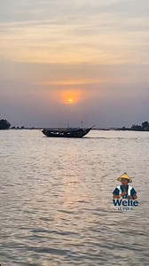 Mopti est une ville cosmopolite, symbole d’entraide et riche d’une grande diversité culturelle. Notre belle ville est entourée de fleuves majestueux : le Niger et le Bani. Historiquement, les Bozo sont les maîtres de l’eau, mais aujourd’hui, avec leur autorisation, toutes les ethnies du Mali peuvent pratiquer la pêche. À Mopti, la pêche rassemble toutes les communautés. Venez faire un tour pour découvrir la beauté de nos fleuves Niger et Bani. Partagez la vidéo si vous voulez voir la suite et n’