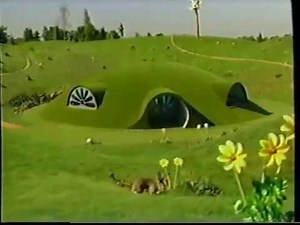 Teletubbies: Tinky Winky Eating Tubby Toast