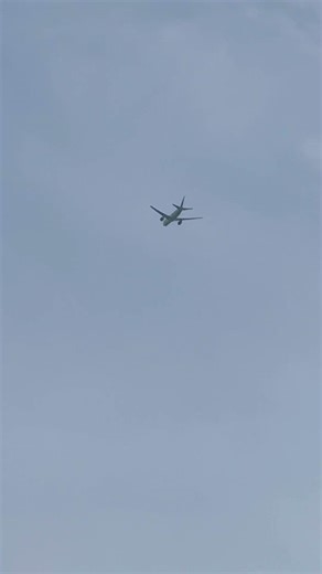 PLANE FLYING! DOPE! #youtubeshorts #planes #amazing #insane