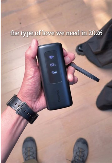 Effortless Connectivity: The Energeek GX11 MiFi Power Bank