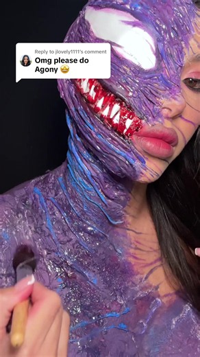 Venom makeup tutorial: glossy Venom texture step-by-step