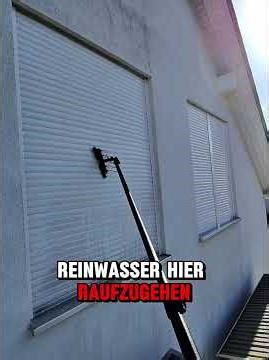 Hot pure water in action – cleaning the roller shutters on the upper floor 🔥💧