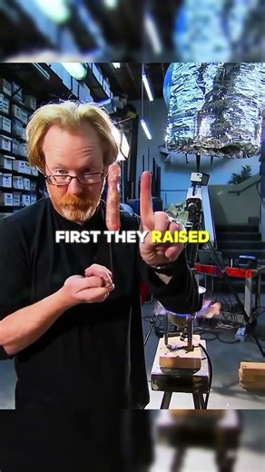 Leidenfrost Effect: How a Wet Hand Survives Molten Metal #shorts