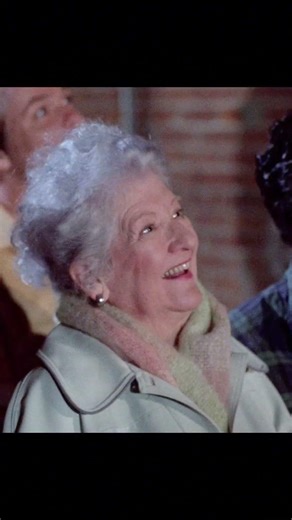 This clown's shadow puppet show is literally to die for! #KillerKlowns #ScaryClowns #ShadowPuppets