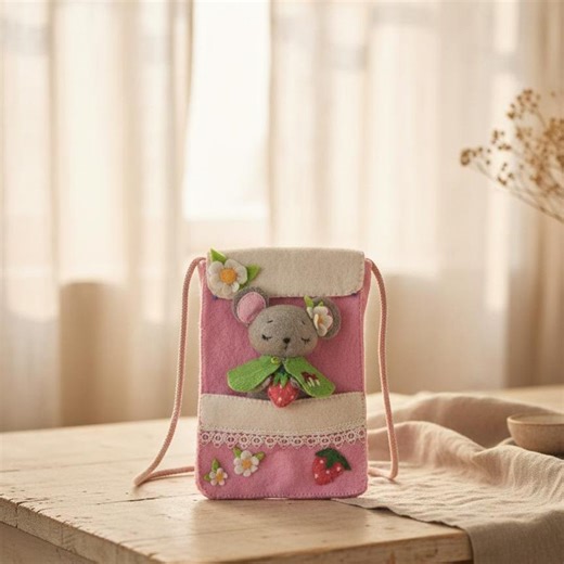Felt Mouse Sewing Pattern – Mini Strawberry Doll With Crossbody Bag (PDF Pattern) - Etsy