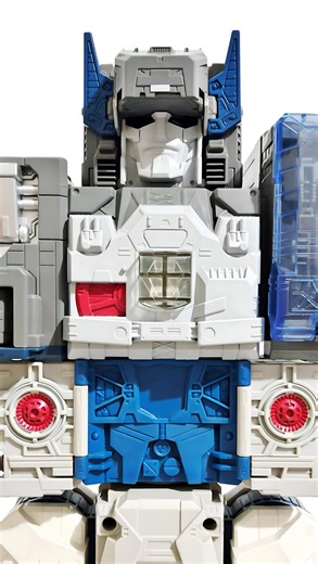 Miggy Prime 🤖🥷🏼🐢 on Instagram: "FORTRESS MAXIMUS Takara Titan Class Fortress Maximus is on another level! This is one of my favorite versions because it actually comes with a sword, and that alone makes a big difference. The regular Hasbro Titans Return release didn’t include one, so having this weapon really completes the look and makes him feel more powerful. This figure is massive. Pictures honestly don’t do the size justice. It feels heavy in hand, but the transformation is surprisingly