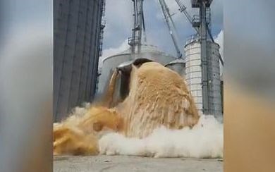 玉米筒仓倾泻坍塌 引发粉尘爆炸