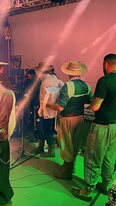 867 reactions · 16 shares | **Pré-show fervendo! ** Nós, **Os...