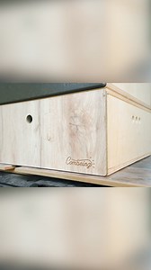 ✨ La camperización mágica de tu furgoneta 🪄 ¡Ni siquiera necesitas varita! El kit Combeing se instala… casi solo 😁 📦 Cajas que se colocan solas 🛏️ Colchones que se despliegan como por arte de magia 🚐 Y listo, ¡tu furgoneta ya es una camper! 🧩 Gracias a nuestro kit camper extraíble y modular, crear un espacio de vida ultra funcional nunca fue tan fácil. Sin herramientas, sin complicaciones… y en solo unos minutos. ✅ Compatibilidad universal ✅ Instalación 100% sin herramientas ✅ Combinacione