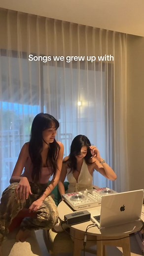 Remembering the 90s: Nostalgic Pop Songs From Our Childhood