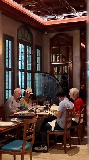 An Evening Shaped by Togetherness As the dining room fills, the atmosphere at Vietnam House begins to soften and warm. Tables draw closer through shared conversations, gentle laughter, and the familiar comfort of people coming together. The space feels lived in, shaped by the presence of guests who linger, reconnect, and enjoy the rhythm of the evening. In these moments, the restaurant becomes more than a setting - it becomes a place of togetherness. Settle in, share the table, and let the warmt