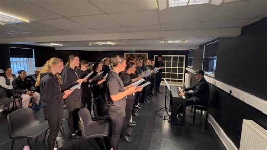 🎉 Students working hard in choral class learning harmonies for ‘Heartbreak Hotel’ for their end of year production All Shook Up! 🎶🎵🎹 #nardones #dramaschool #choral | Nardone's Academy - Edinburgh