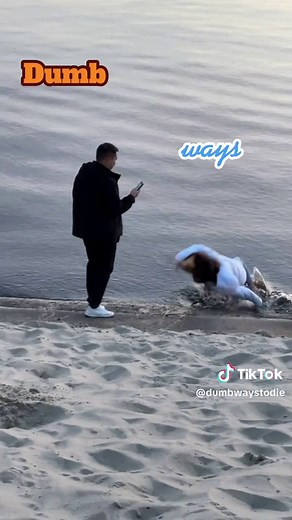 Avoiding Selfie Fails: Dumb Way to Die 4 Tips