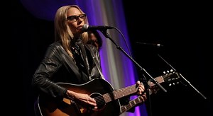 Song of the Day: Aimee Mann – Wise Up