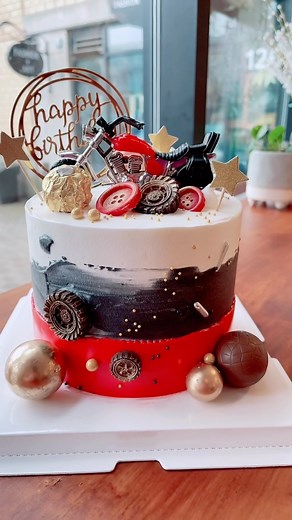 🏍🏍Fuel your celebration with our motorcycle cake. #birthday #cute #love #cake #cakedecorating #cakedesign #art #travel #happy #fashionblogger #photography #sweet #cakelover #party #weekend #cakery #spring #heart #eggfree #glutenfree #dairyfree #redvelvet #rose #vintage #red #Magical #chocolatecake | Piece of Cake Fine Bakery and Cafe