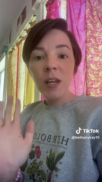 #bellybutton #outie #innie #funny #educate | vertical bellybotton