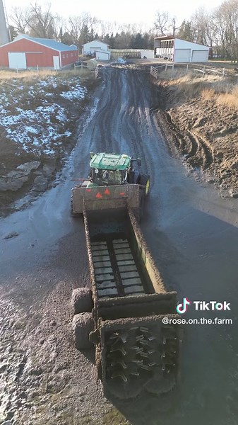 Exploring Artex Manure Spreaders in Minnesota Farming