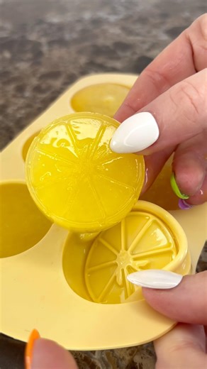 Orange Juice in the citrus slice ice cube silicone mold |#asmr #shorts