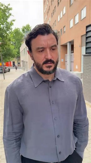 POV: estás en una entrevista y descubres en directo que tu vida acaba de cambiar. #Ravalear ya disponible en HBO Max. #Quever #SeriesenTikTok