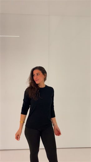 𝘏𝘢𝘭𝘢 𝘚𝘢𝘭𝘢𝘩 on Instagram: "Taught a class and did a little workout today in my new top and bralette from @flowool_official 🖤 So comfortable! #BornToMove #flowool #flowoolwear Shipping in the US 🇺🇸 Use code Hala at checkout for a discount ✨"