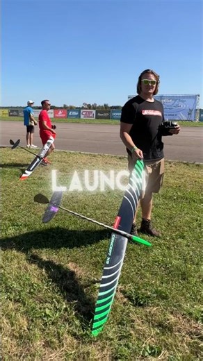 Didier Neefe launching a DLG to the MOON at Airmeet 2023