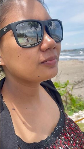 Trying the Ray-Ban Justin Sunglasses