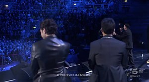 178K views · 9.7K reactions | Nell'iconica cornice dell'Arena di Verona Il Volo "Tutti per Uno" Assolo di Ignazio "My Heart Will Go On" (Celine Dion) #IlVolo #Tuttiperuno #Canale5 #MediasetInfinity #ArenadiVerona #IlVoloSiciliaFanpageEdit | Il Volo Sicilia Fanpage | Facebook