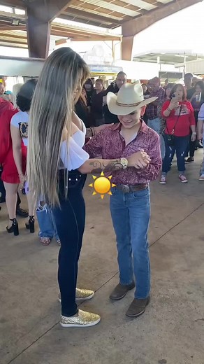Cumbia Dance Moves: Watch This Impressive Young Dancer