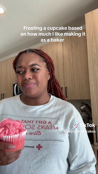 Red Velvet Cake Decorating Ideas