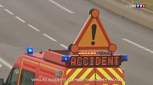 🚙🧊 Verglas : accidents et embouteillages en pagaille Sur le tiers nord du pays, il y a eu de très fortes gelées, des brouillards et des pluies verglaçantes. Cela entraînait beaucoup de dérapage, et d’accidents parfois même mortels. Trois automobilistes ont été tués, dont l’un dans le Bas-Rhin. Dans l'Orne, 47 victimes, la plupart des blessés lers 📺 Reportage Maurine Bajac, Khélian Youfsi, Laurence Claudepierre, Lucas Barbier et Antoine Santos | Correspondants TF1 en Normandie