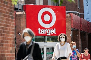 Target earnings top estimates, reports $25.65 billion in revenue