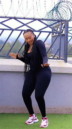 Lynnette🇰🇪 (@_._lynnette._._)’s videos with original sound - colloblue_udc