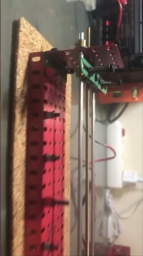 Motor paso a paso con acoplamiento de husillo #mecánica #meccano #mecanismos