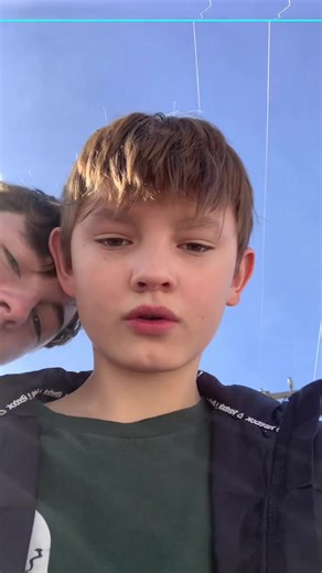 Spider void 14 (@vrchat.gooner)’s videos with Let me know - ᴊᴏʀᴅᴀɴᴀᴜᴅɪᴏᴢᴢ 🦋