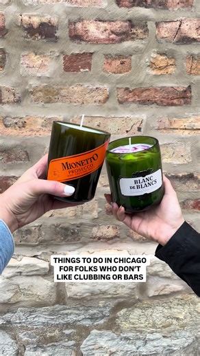 Perfect cozy activity for the winter 🕯️🍾 Get discounted tickets at our link in bio 👈 to this unique BYOB class in Pilsen that upcycles wine bottles into custom candles that’s perfect for adding a cozy vibe to your home or gifting to someone special. No experience necessary, and all materials are included. Who wants to go?! #chicago #chicagobucketlist
