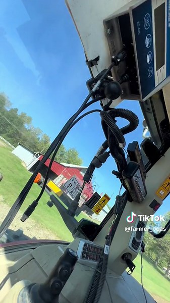 Farmer_Beas (@farmer_beas)’s videos with Back In Black - AC/DC