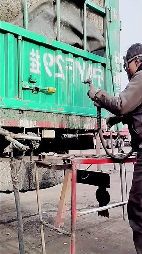 cool skill of cutting iron on truck body #shorts