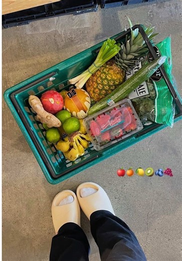 What I eat in a day to lose fat and grow glutes 💅🏼 *realistic version* Wearing @Alphalete ‘BELA’ to save #fatloss #healthyrecipes #whatieat #bodyrecomposition #recipes