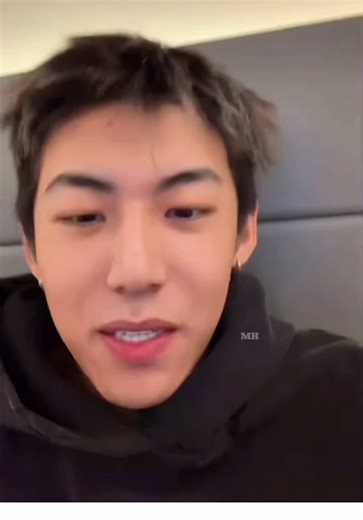 QM kiểu: hả? Anh ta đang nói tôi sao? 😂 #pangbowen #庞博文 #douyin #viral #pbw