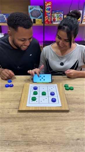 Jogo da velha com números, isso muda tudo!😱 #shortsjogos #casal #brincadeira #boardgames
