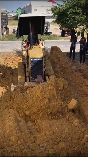 Dozer Operator’s Work That Will Leave You Speechless! #reelsfb #reelsviral #Reelsfb #Dozer #Bulldozer #heavyequipment | 1001 Ideas