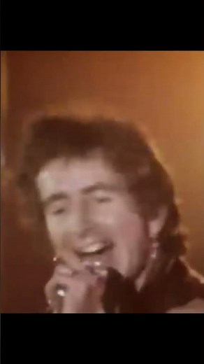 HIGH VOLTAGE. LIVE 1976 #acdc #bonscott