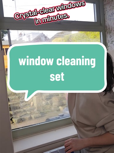 Achieve Streak-Free Windows with Our Cleaning Set
