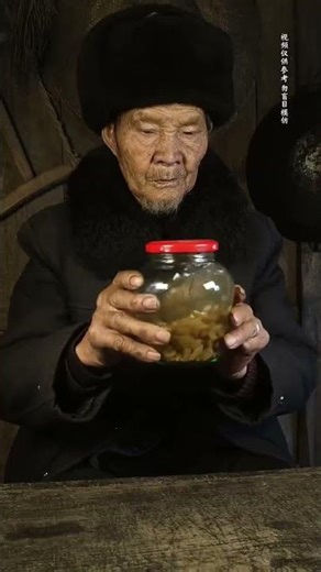 Homemade Raisins with White Vinegar: A Traditional Rural Delight