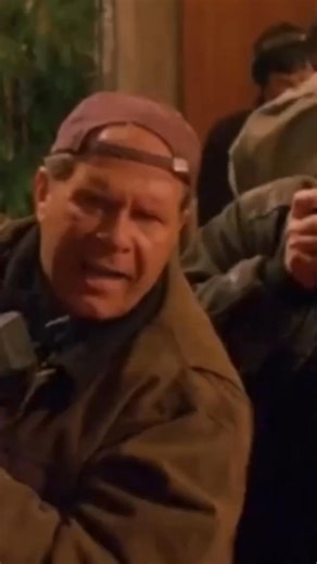 Cole Hauser put on weight to play Rip Wheeler #yellowstone #shorts #paparazzi #colehauser | Thoang41553